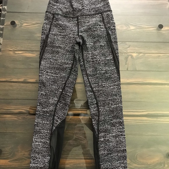 Lululemon pace perfect 7/8 🍋 - Picture 7 of 8
